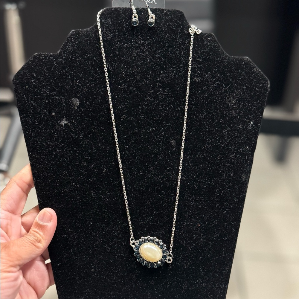 Elegant Silver and Cream Necklace